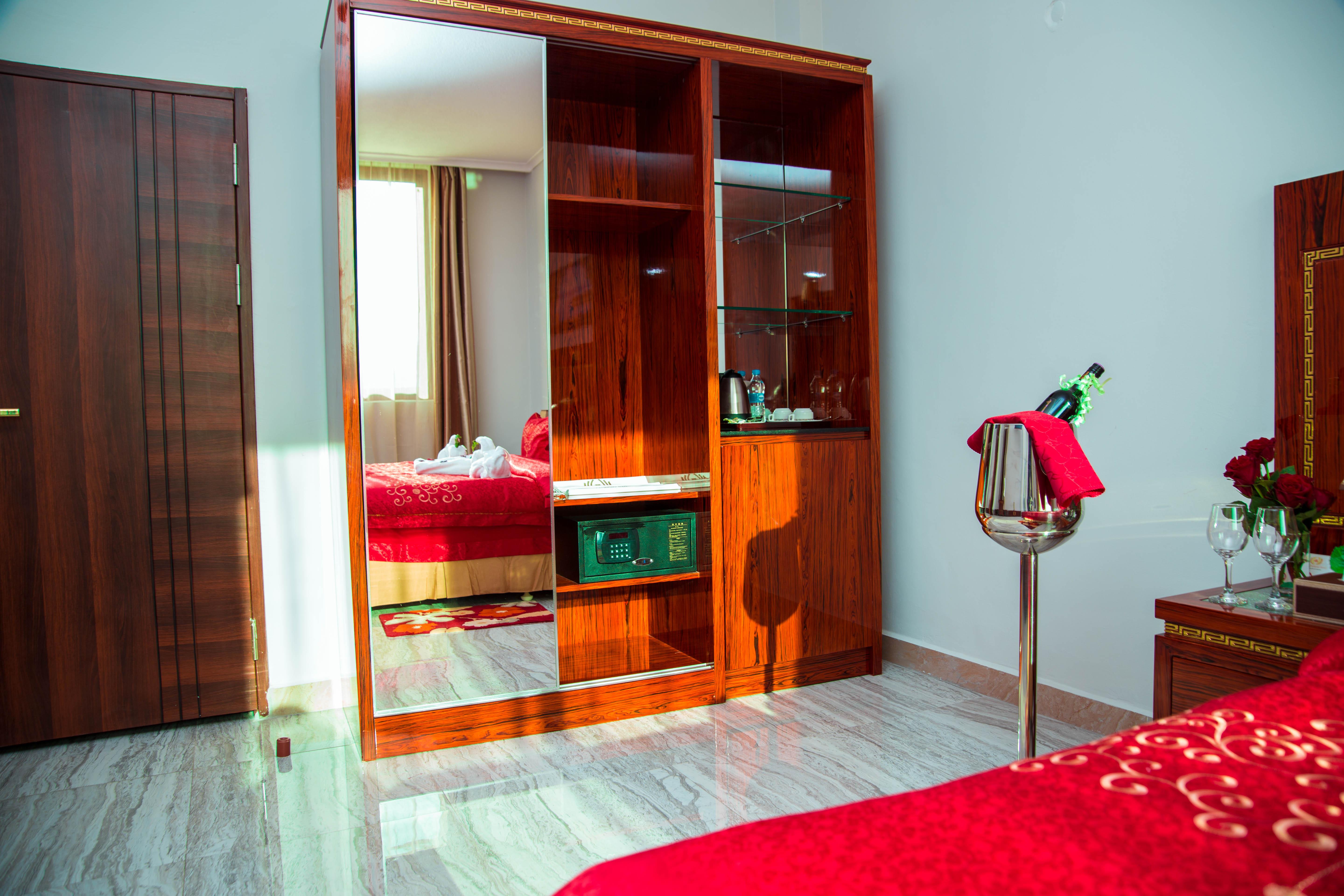 Tiffany Diamond Hotels Ltd - Makunganya Дар-эс-Саламе Экстерьер фото
